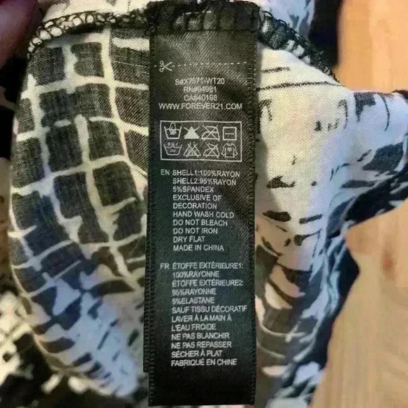 Forever 21 Fit and Flare Long Sleeve Short Dress Size Medium - Picture 3 of 5